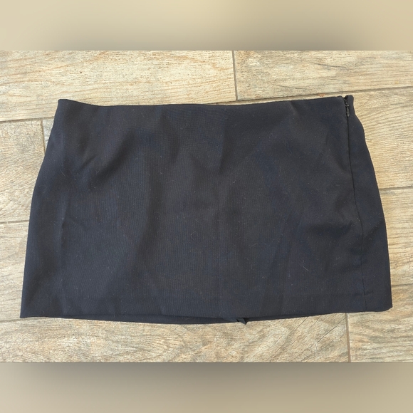 Abercrombie & Fitch Dresses & Skirts - Abercrombie & Fitch A&F Black Mini Skirt Skort Shorts Sz Large L